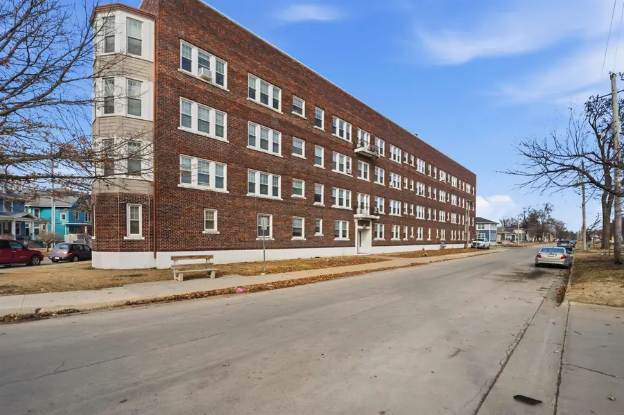 315 Walnut St, Waterloo, IA 50703 - #2