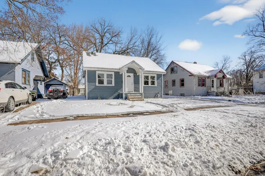 516 Cutler Street, Waterloo, IA 50703 - #3
