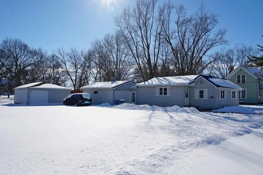 302 16th Avenue, Charles City, IA 50616 - #2