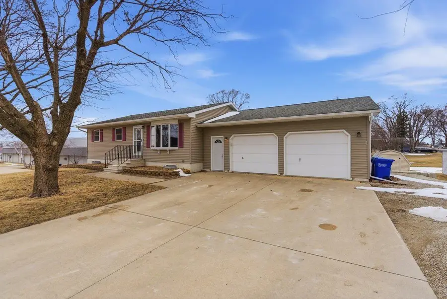712 NE 13th Street, Independence, IA 50644 - #2