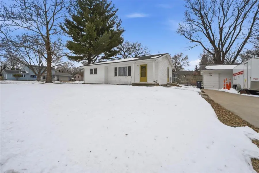1604 S Forest Road, Cedar Falls, IA 50613 - #2