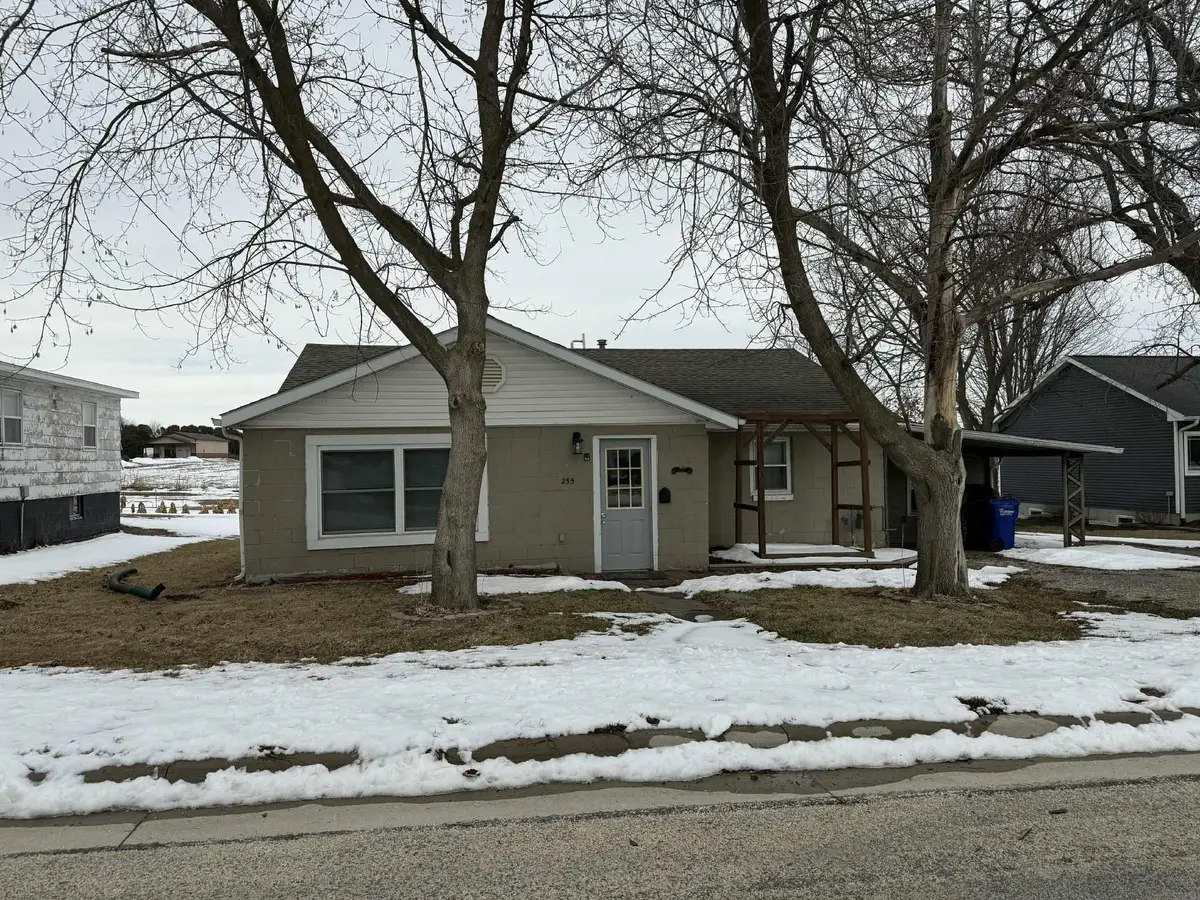 255 E Monroe, Winthrop, IA 50682 - #1