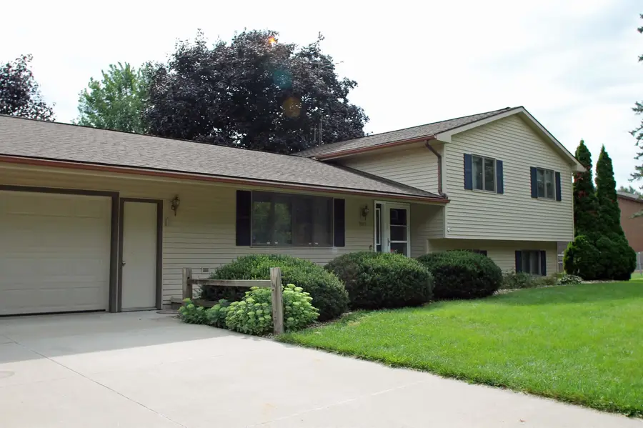 2117 Tilbury Road, Waterloo, IA 50701 - #2
