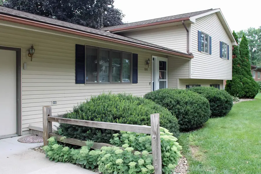 2117 Tilbury Road, Waterloo, IA 50701 - #3