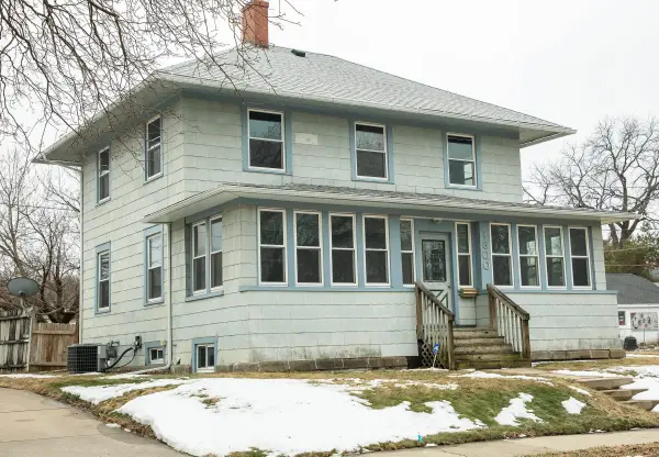 1600 Forest Avenue, Waterloo, IA 50702