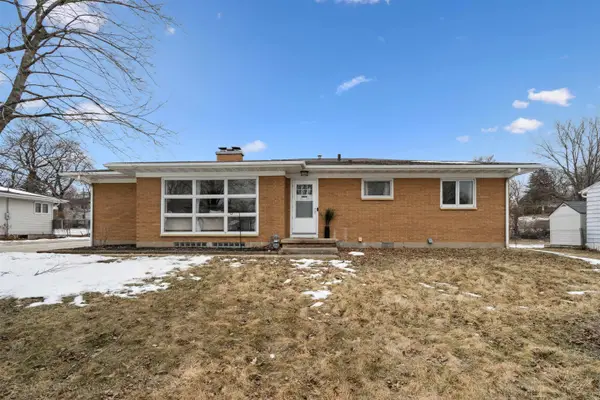 1214 Pleasant Valley Drive, Waterloo, IA 50701