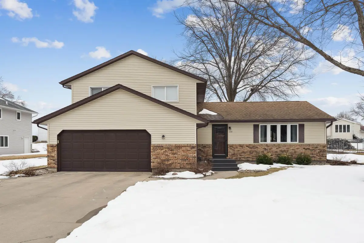 114 Parkgate Road, Cedar Falls, IA 50613 - #1