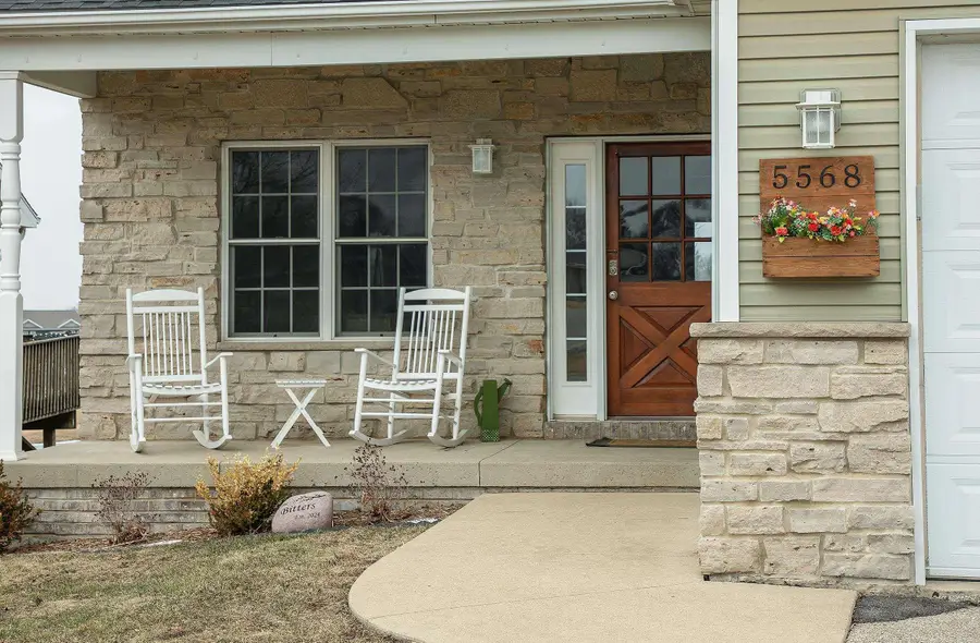 5568 Summerland Drive, Waterloo, IA 50701 - #2