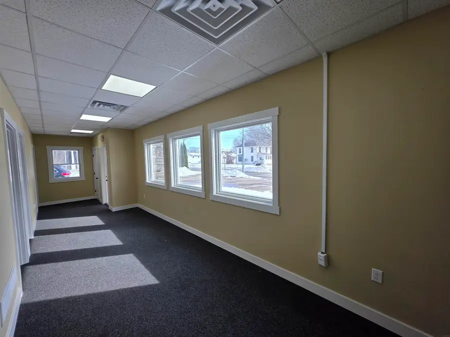 712 E Main Street, New Hampton, IA 50659 - #3