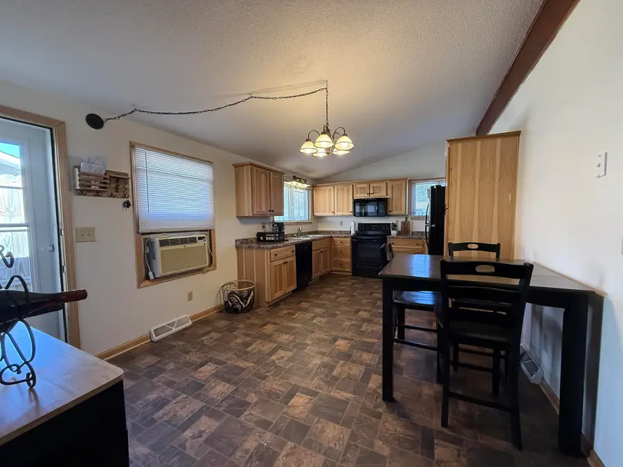 2522 Hiawatha Road, Cedar Falls, IA 50613 - #3