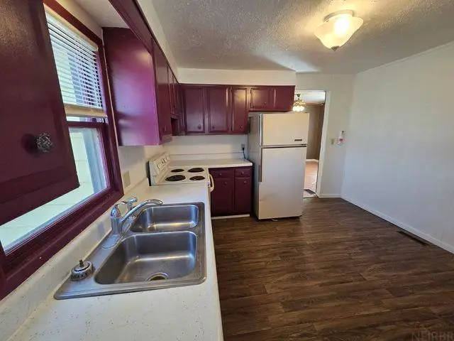 825 Prospect Street, Lamont, IA 50650 - #3