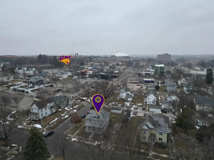 2121 Walnut Street, Cedar Falls, IA 50613 - #2