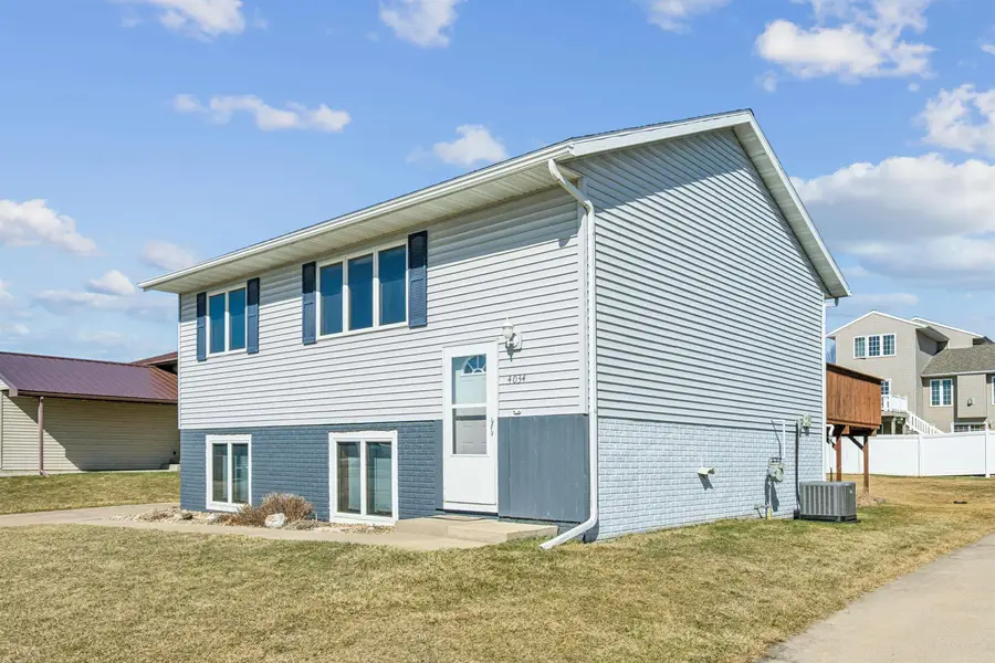 4034 Mark Drive, Waterloo, IA 50701 - #3