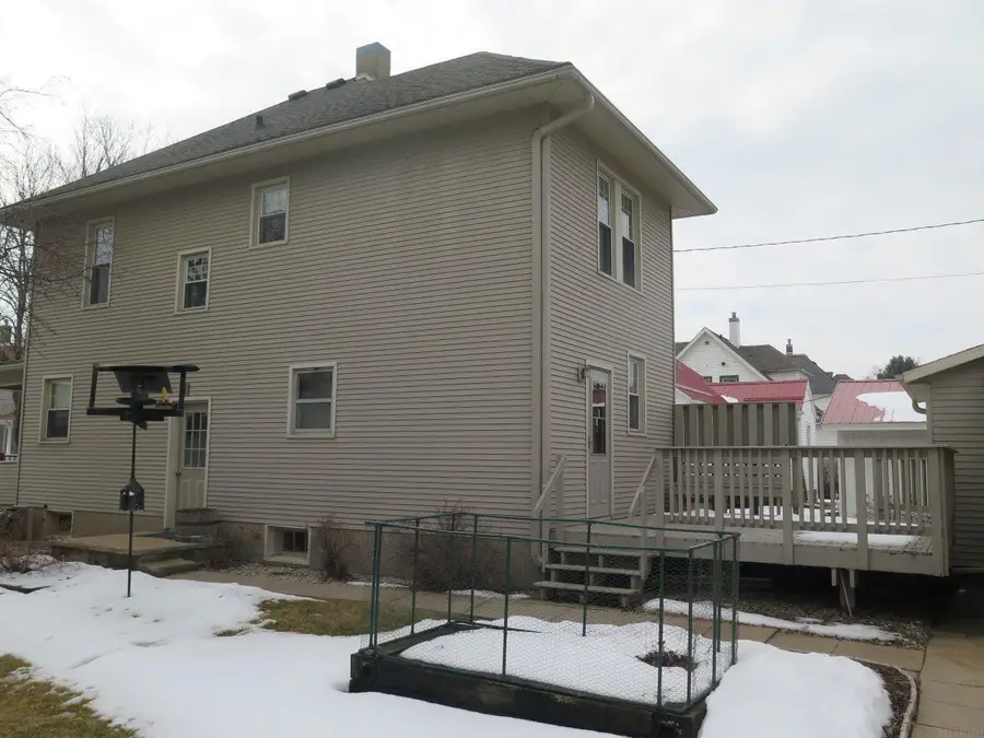 818 E Main, Decorah, IA 52101 - #3