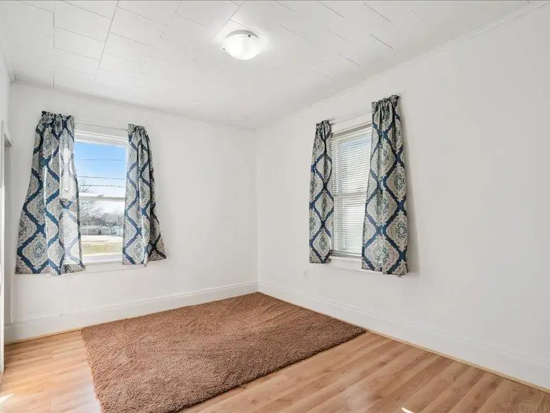 323 N Frederick Avenue, Oelwein, IA 50662 - #3