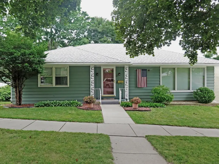 605 Day St Street, Decorah, IA 52101 - #2