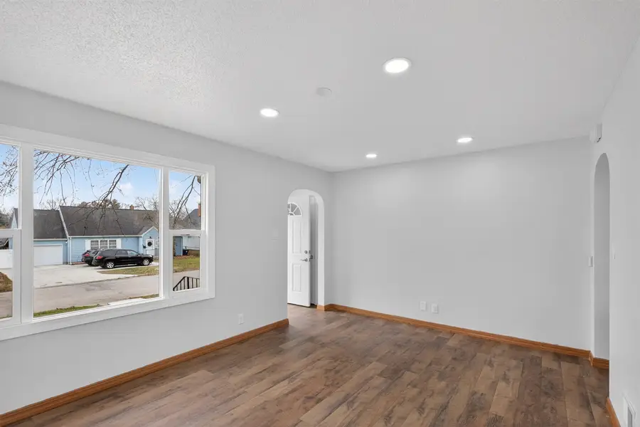 819 Easton Avenue, Waterloo, IA 50702 - #2