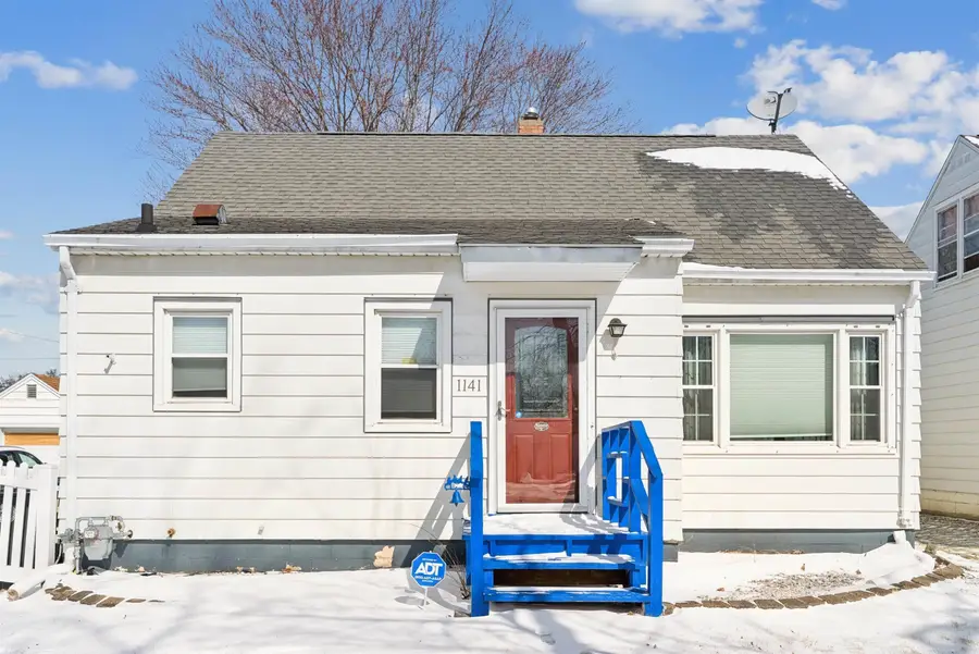 1141 E Mitchell Avenue, Waterloo, IA 50702 - #2