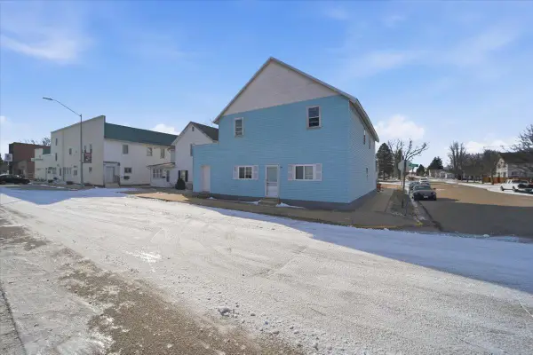 101 S Washington Street, Dunkerton, IA 50626