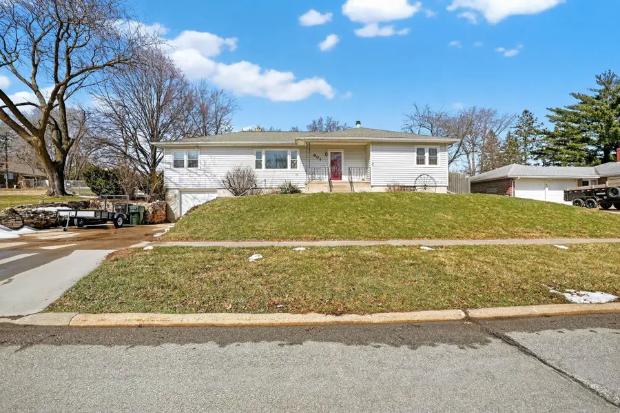 801 W 14th Street, Cedar Falls, IA 50613 - #2