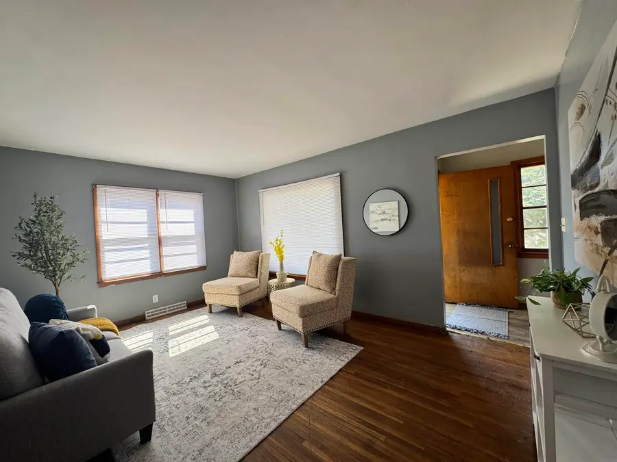 736 Sherman Avenue, Waterloo, IA 50703 - #3