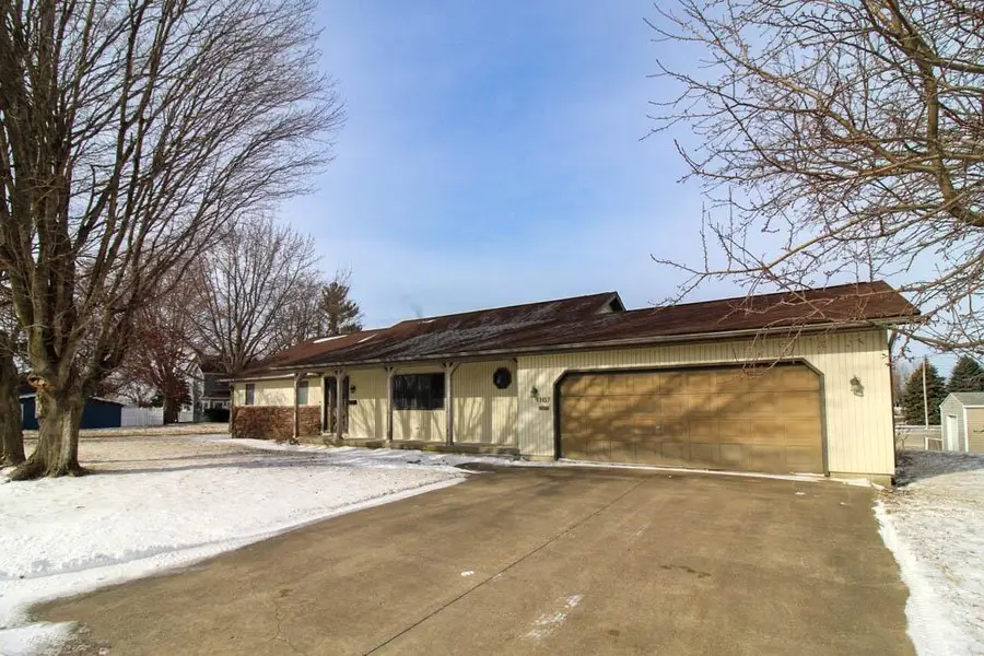 1107 12th Street, Grundy Center, IA 50638 - #3