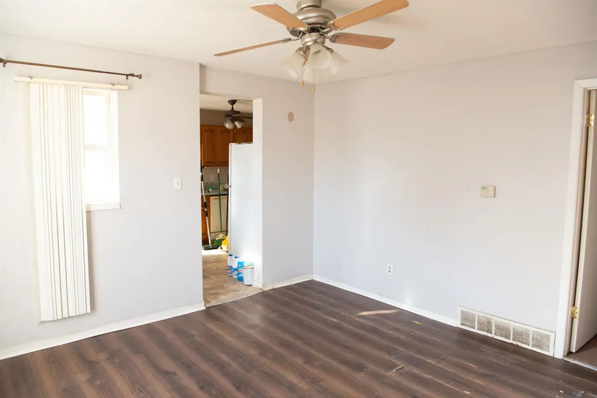 332 Newell Street, Waterloo, IA 50703 - #1