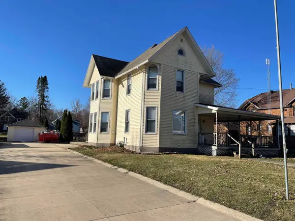 304 E Water Street, Fayette, IA 52142