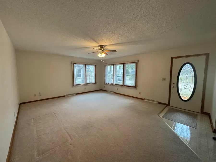 905 10th St., Charles City, IA 50616 - #3