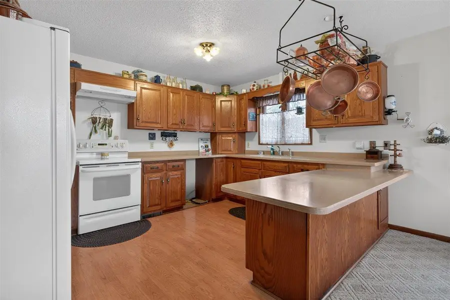 2218 Castle Street, Waterloo, IA 50701 - #3