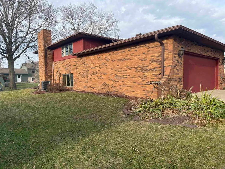 416 E Elder Street, Dike, IA 50624 - #3