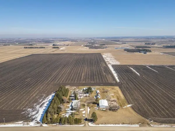 1772 Timber Avenue, Charles City, IA 50616