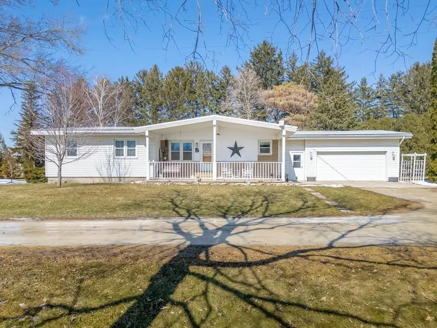 1772 Timber Avenue, Charles City, IA 50616 - #3