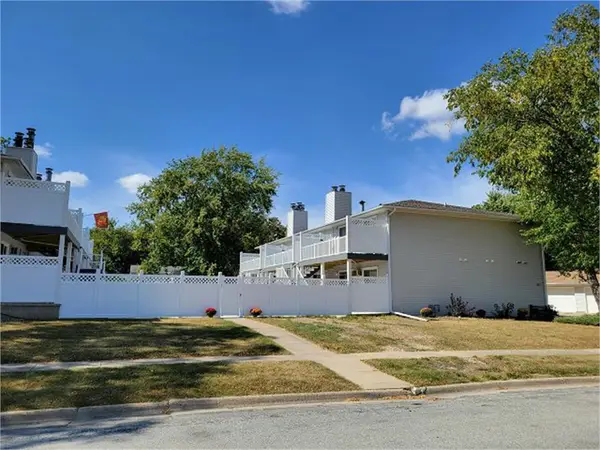 217 NW 21st Street #7, Waverly, IA 50677