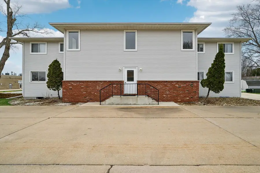 217 NW 21st Street #7, Waverly, IA 50677 - #2