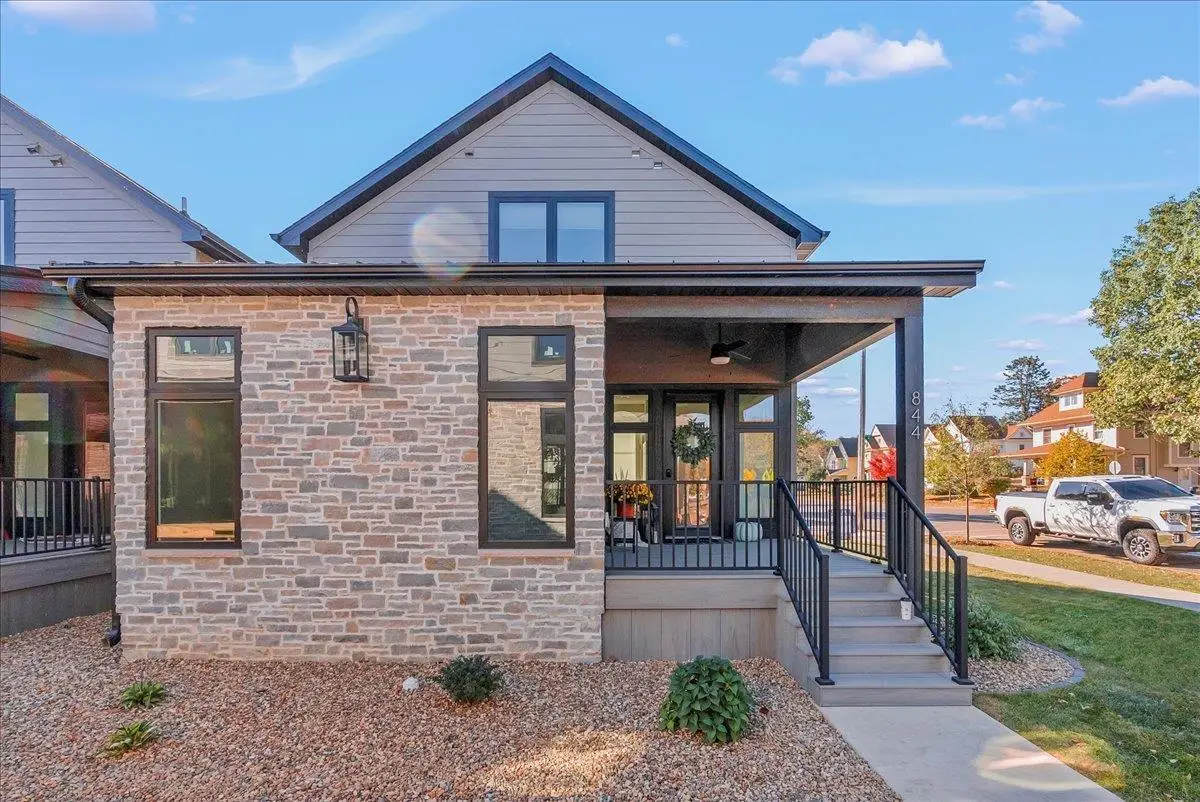 832 Clay Street, Cedar Falls, IA 50613 - #1