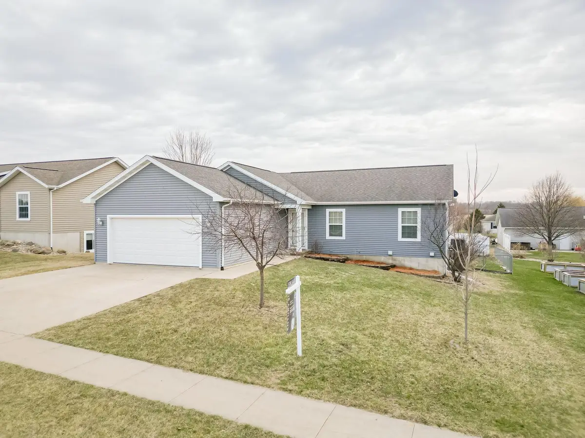 3610 Viola Drive, Waverly, IA 50677 - #1