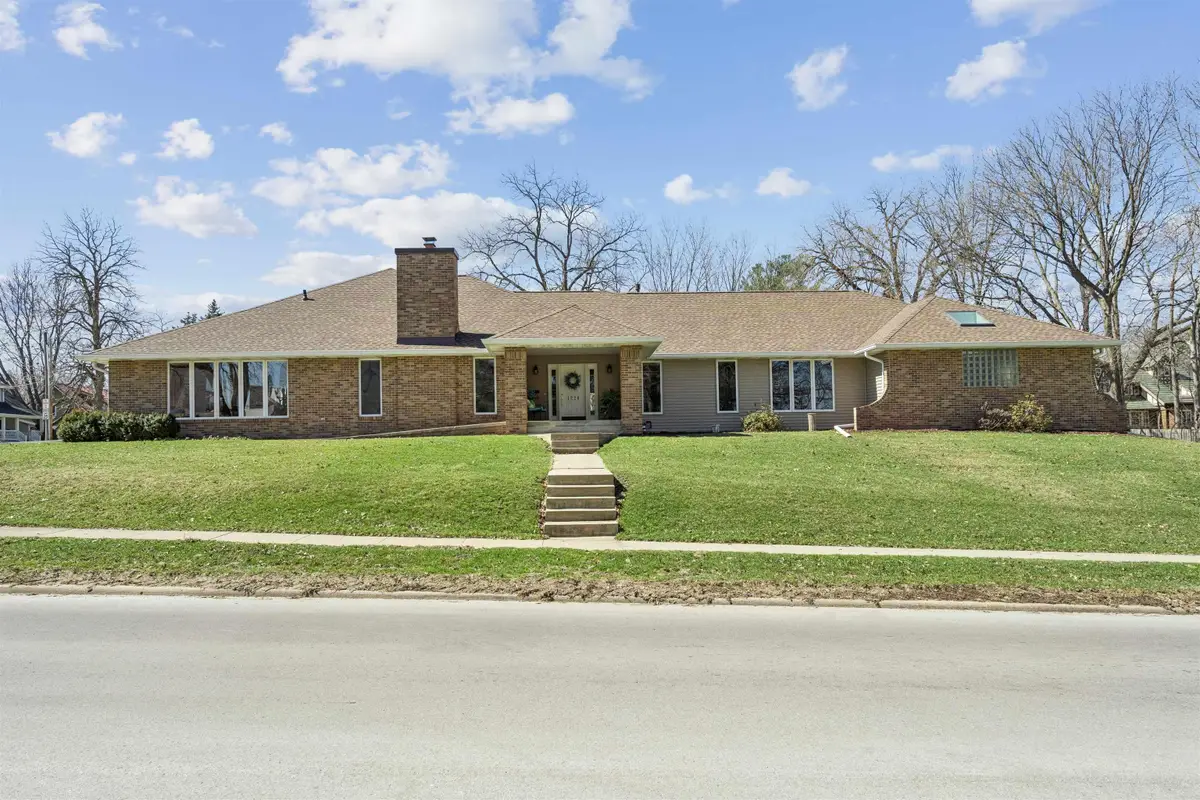 1228 Kimball Avenue, Waterloo, IA 50702 - #1