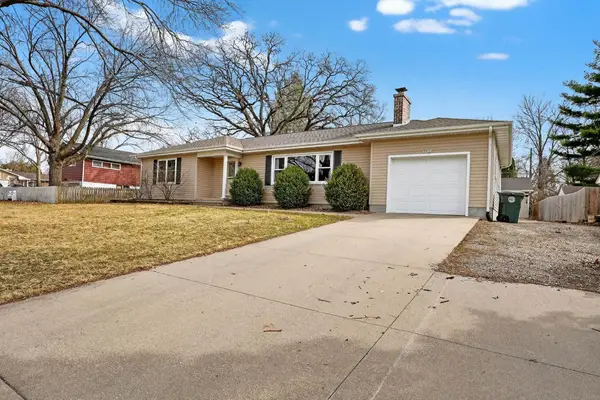 3921 Oak Park Circle, Waterloo, IA 50701
