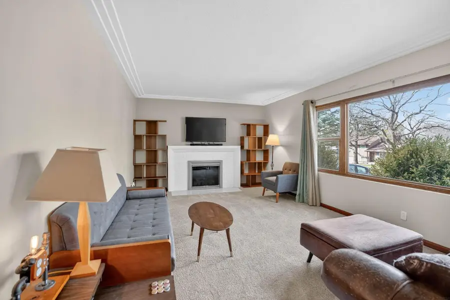 3921 Oak Park Circle, Waterloo, IA 50701 - #3