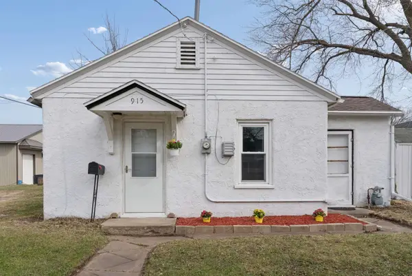 915 Evergreen Avenue, Waterloo, IA 50701