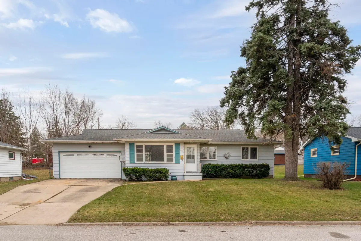 1746 Patton Avenue, Waterloo, IA 50702 - #1