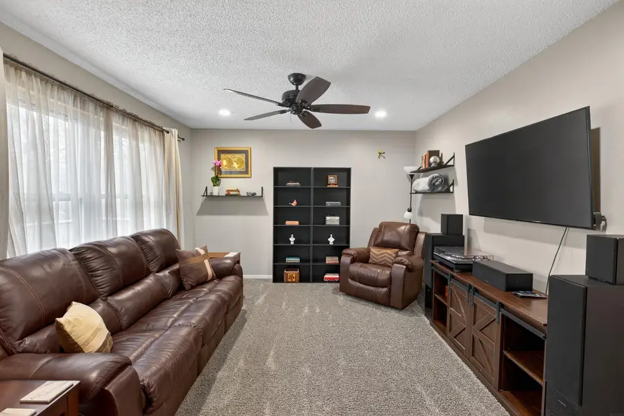 137 Vera Drive, Waterloo, IA 50701 - #3