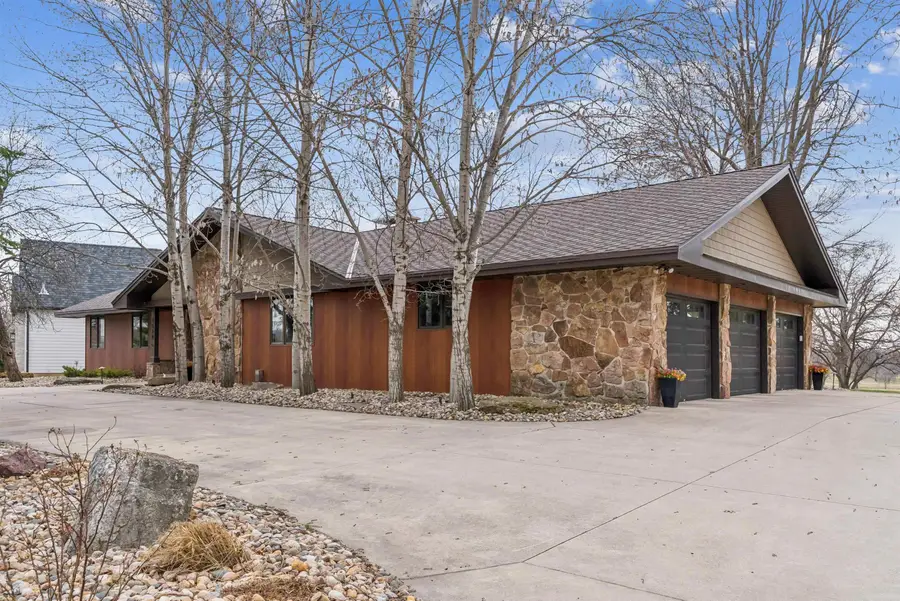 3538 Inverness Road, Waterloo, IA 50701 - #2