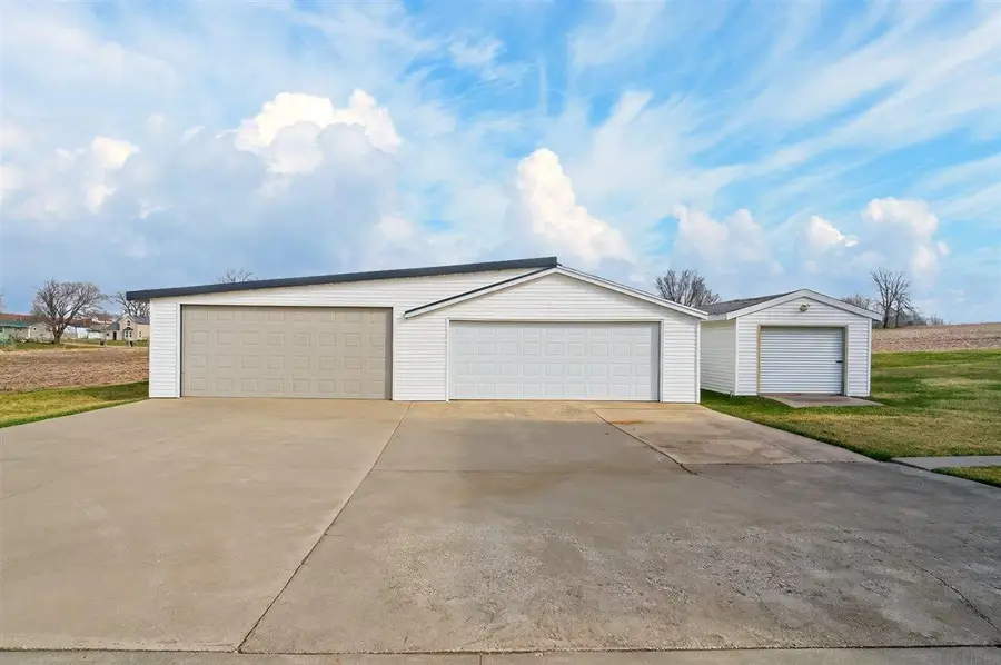 406 Carlton Street, Garwin, IA 50632 - #2