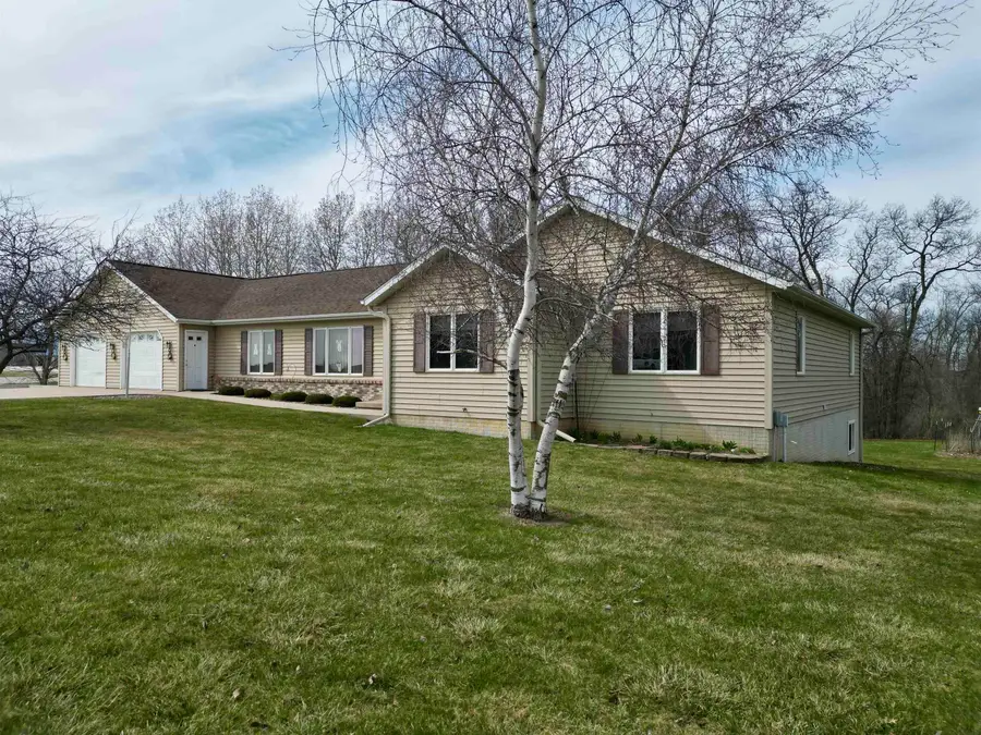 1634 Hickory Hill Road, Decorah, IA 52101 - #3