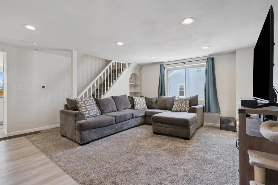 435 5th St, Jesup, IA 50648 - #3