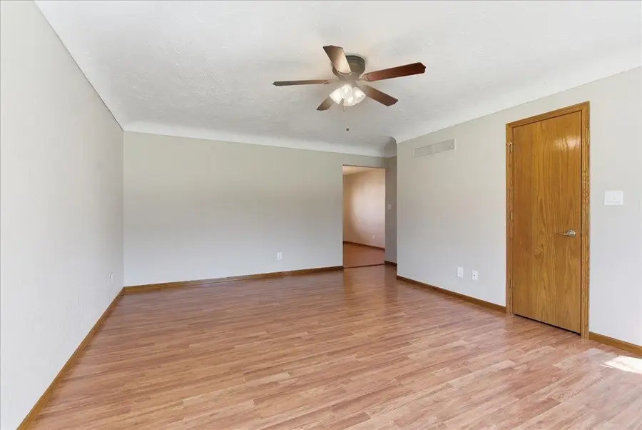 1515 W 5th Street, Cedar Falls, IA 50613 - #2