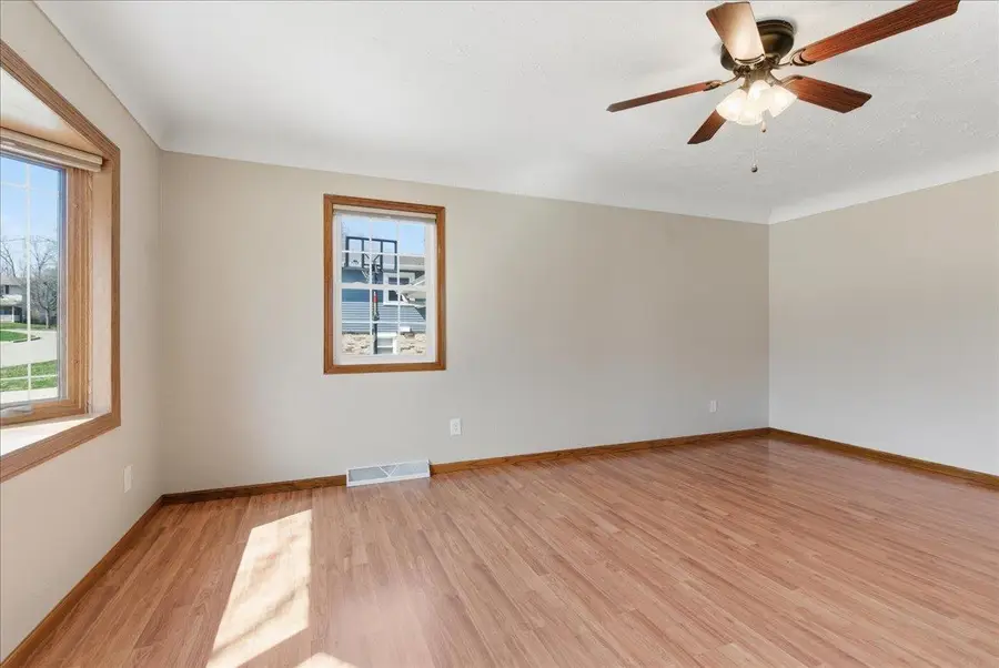 1515 W 5th Street, Cedar Falls, IA 50613 - #3