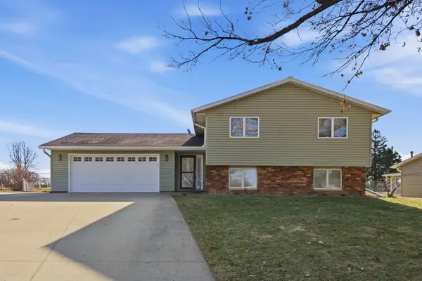 332 Fluer Drive, New Hampton, IA 50659